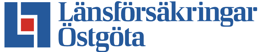 Länsförsäkringar Östgötas logotyp med en geometrisk blå och röd ikon till vänster och text i blå svenska bokstäver till höger.